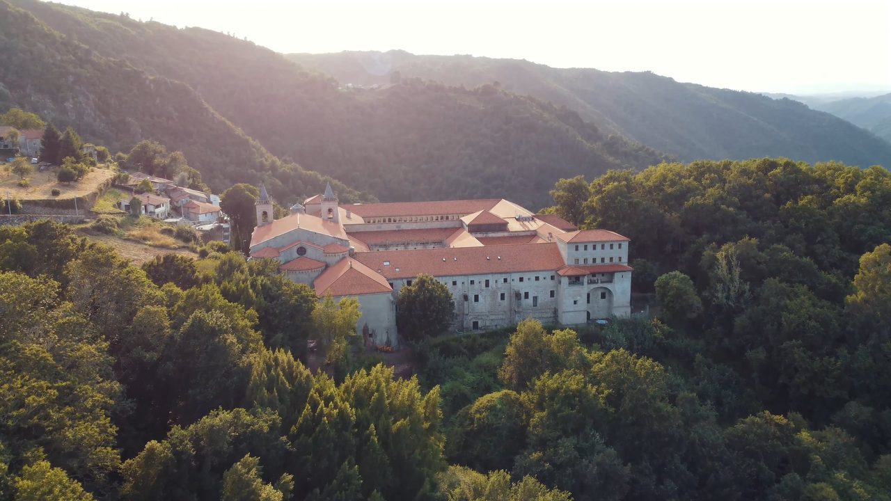 Vídeo de boda de Cris y Nacho — Parador de Santo Estevo · Ribeira Sacra